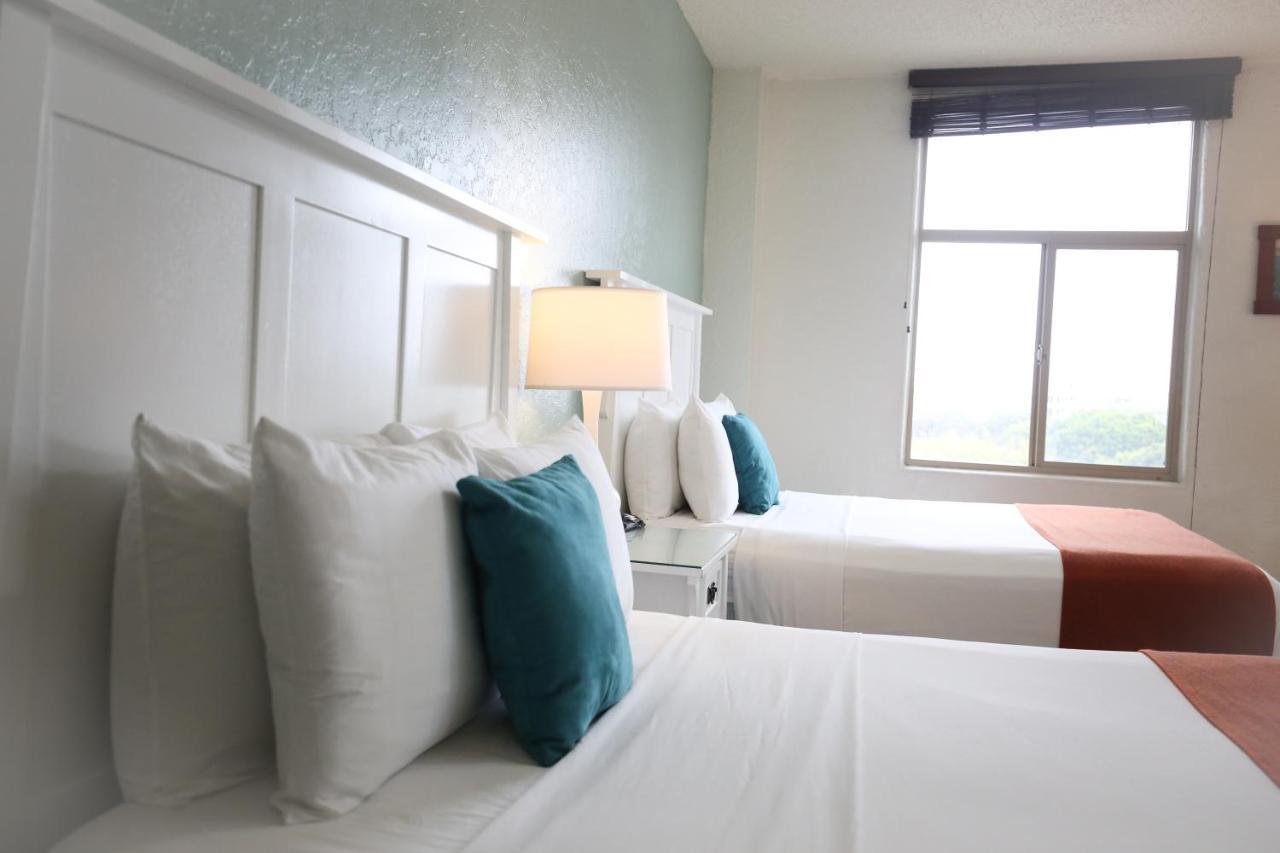 Carmel Hotel Santa Monica