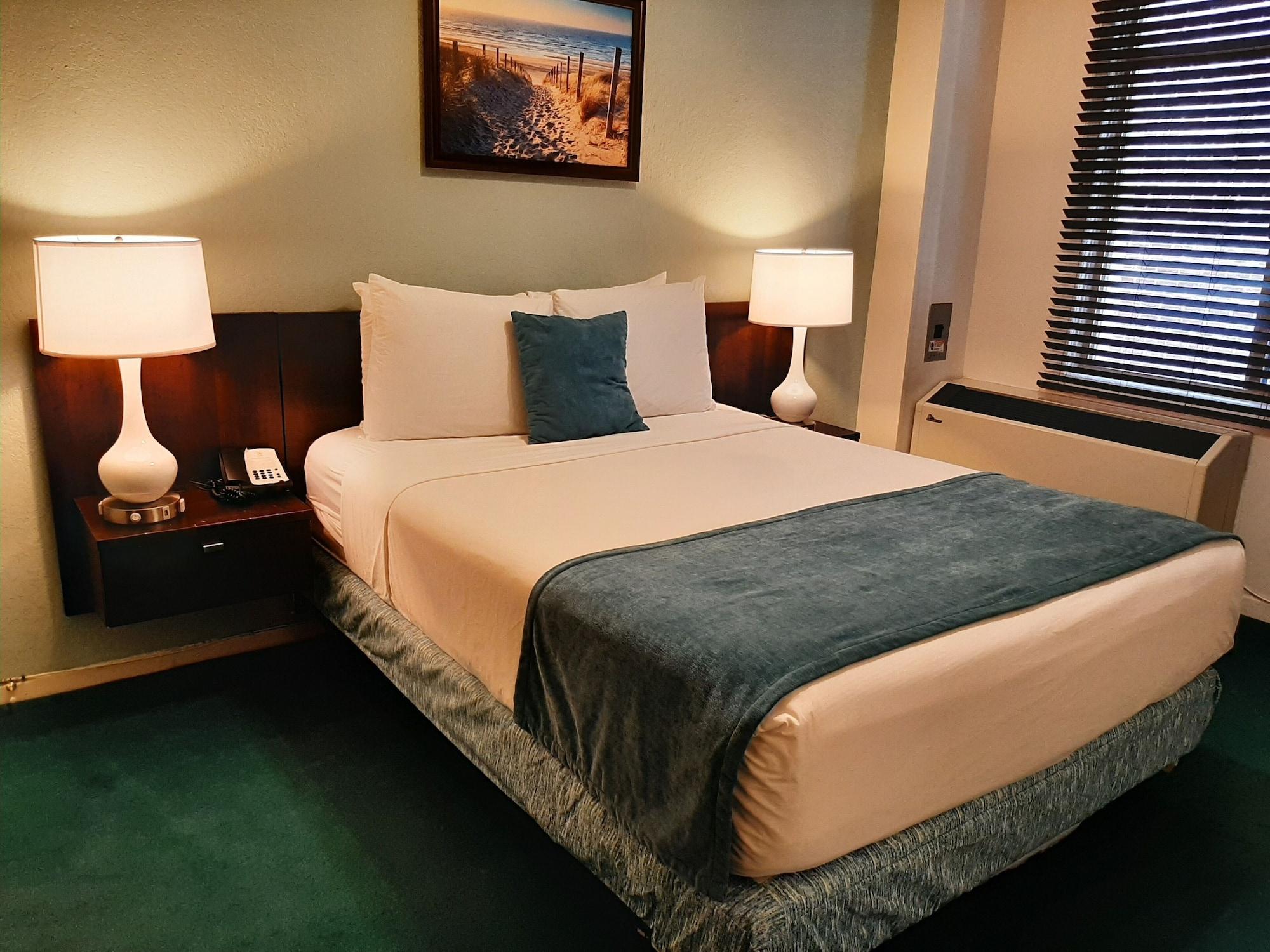 Carmel Hotel
