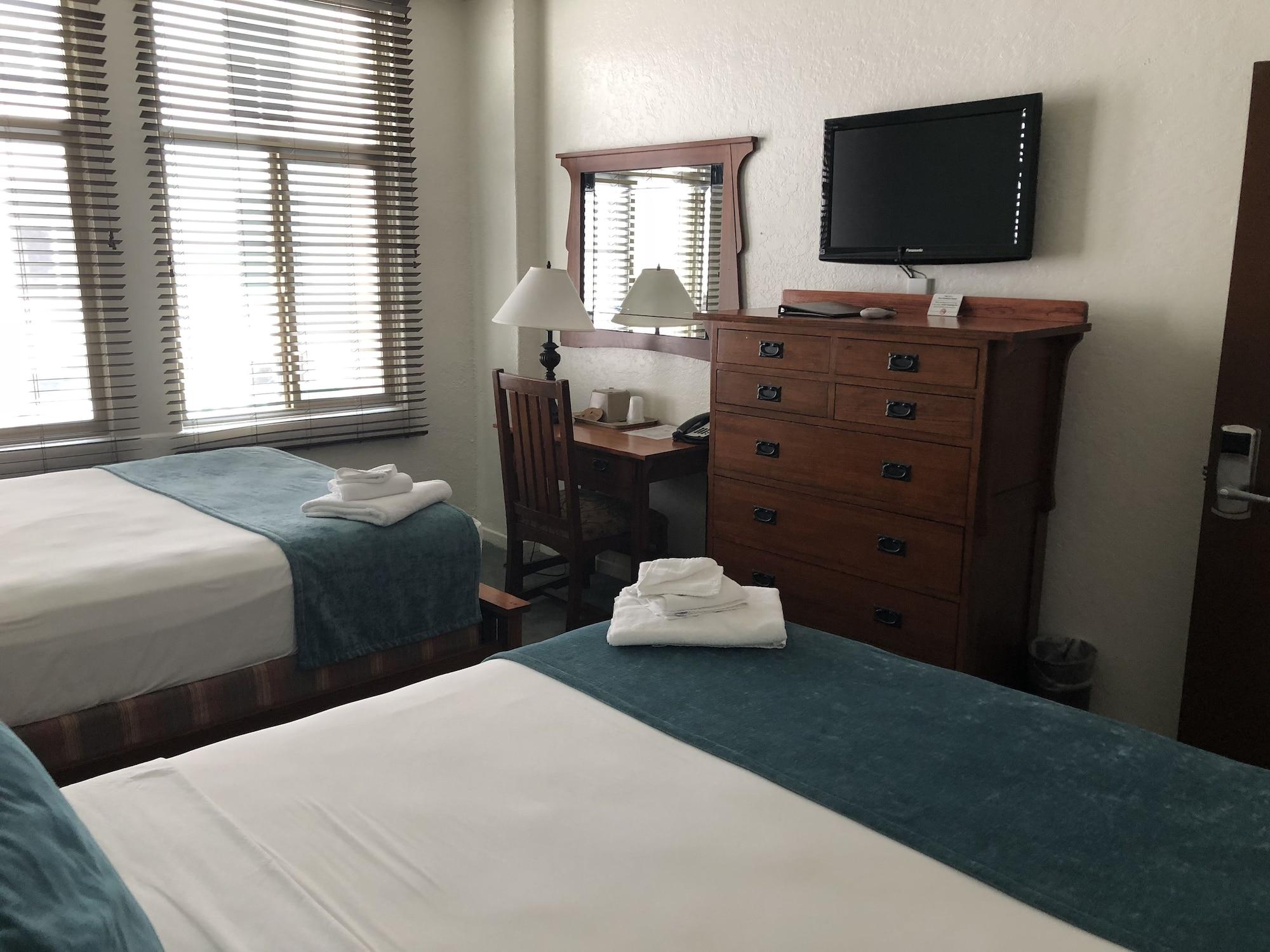 Hotel Carmel 3*